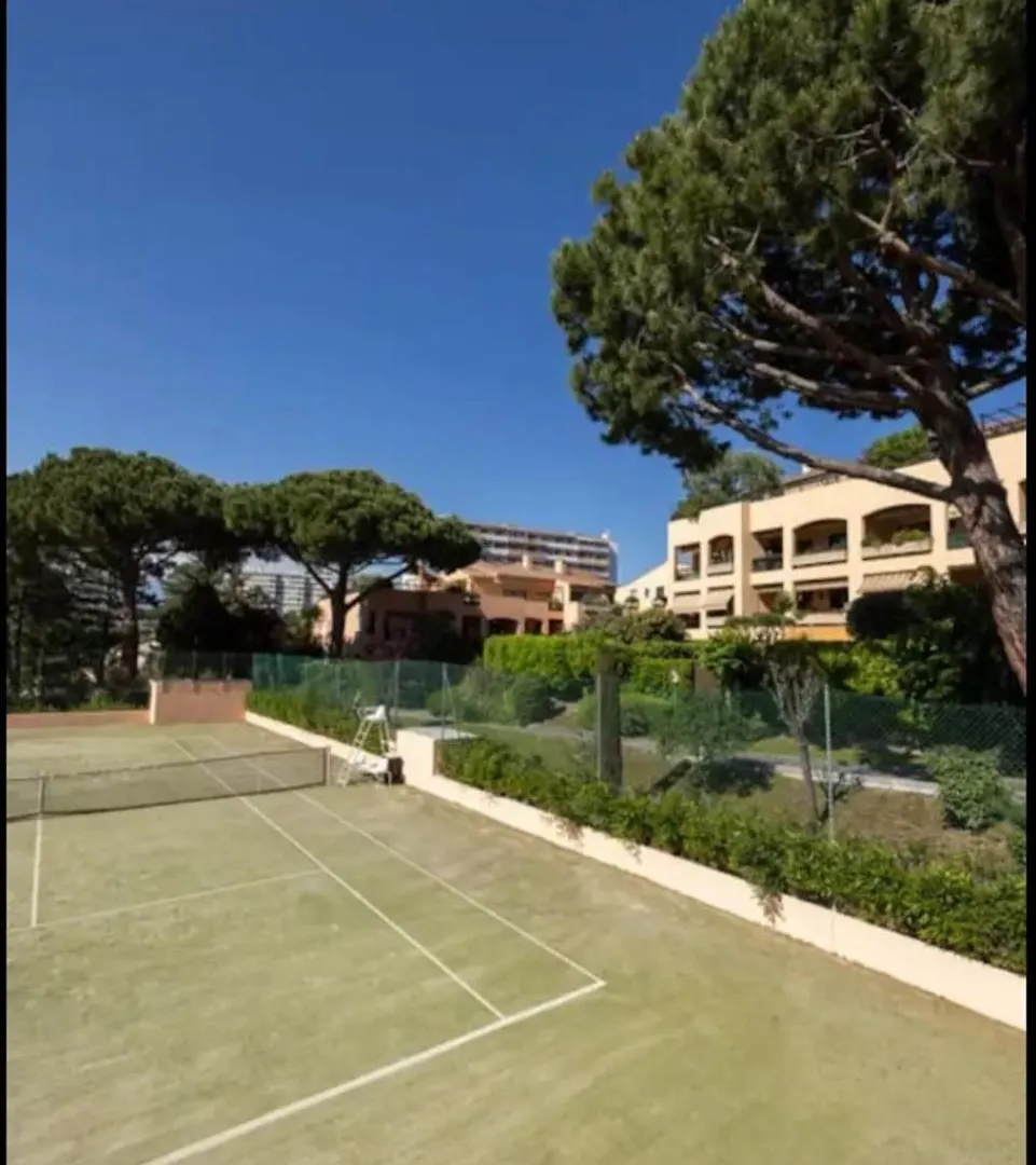 Appartement Haut Standing - Luxury Apartment - Cannes- Croisette- Centre Ville- Vue Tennis -Vue Piscine -Parking Prive - Terrasse- Plage