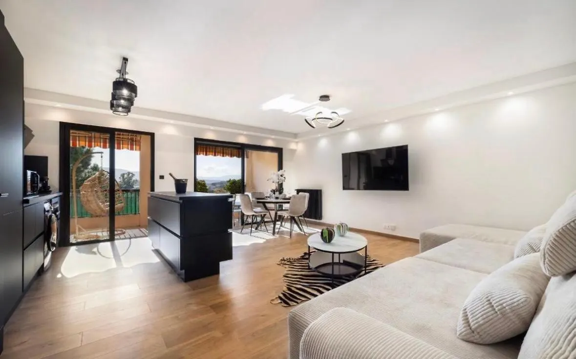 Appartement Haut Standing - Luxury Apartment - Cannes- Croisette- Centre Ville- Vue Tennis -Vue Piscine -Parking Prive - Terrasse- Plage